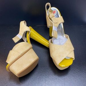 Cute platform heels NIB Size 11